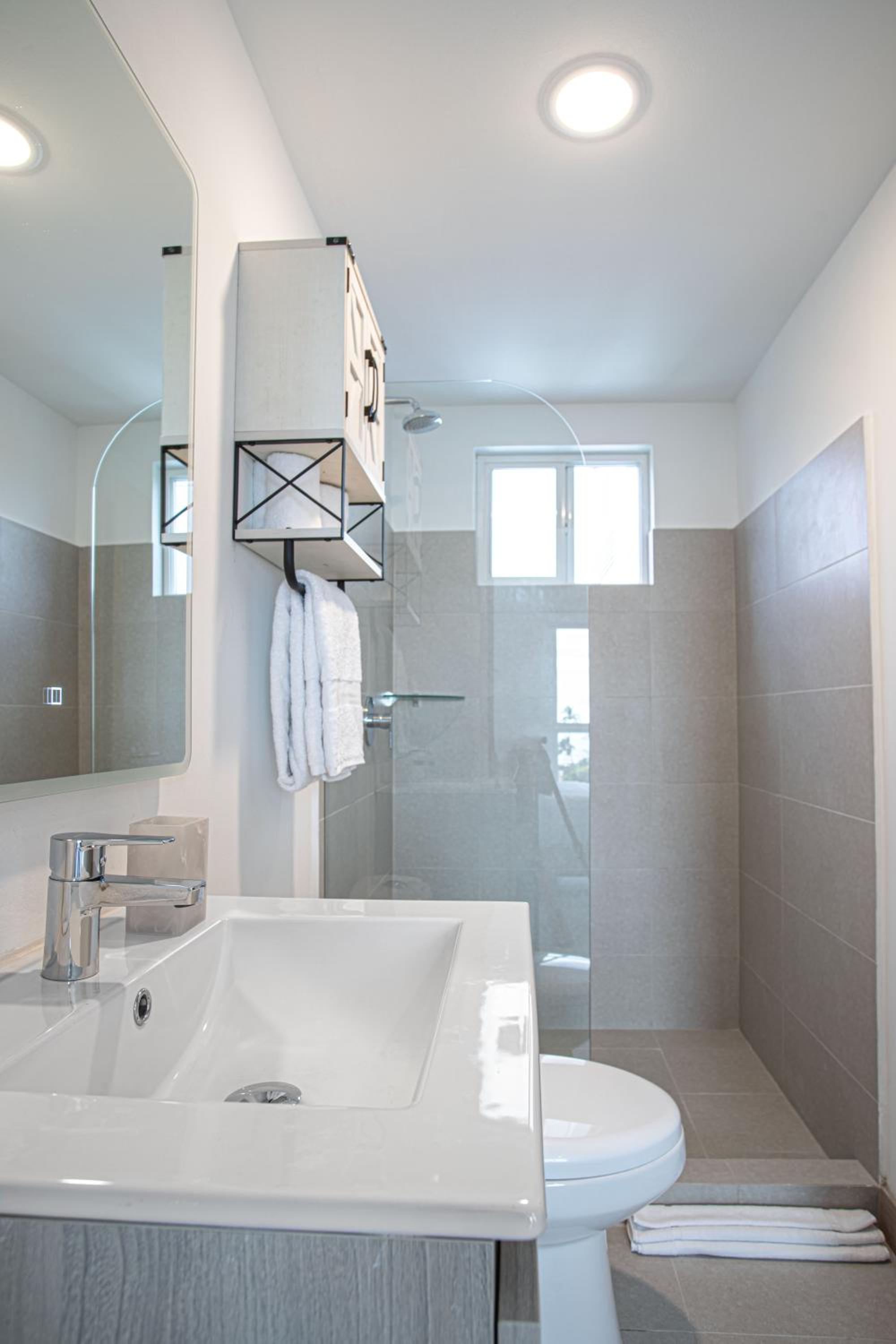Casago 0607B Brand New Rental Modern Condo with Stylish Decor and Scenic Views