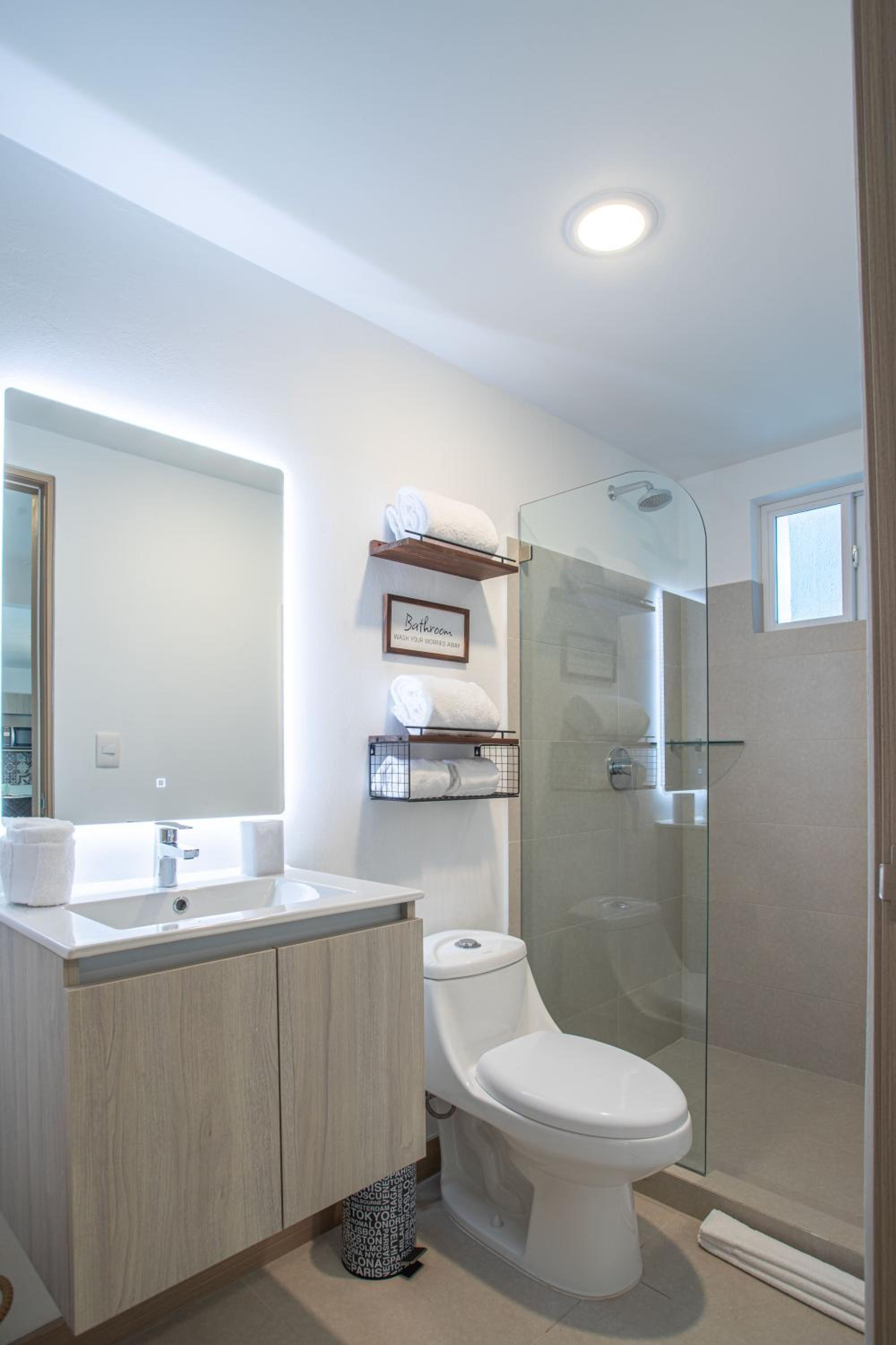 Casago 0607B Brand New Rental Modern Condo with Stylish Decor and Scenic Views