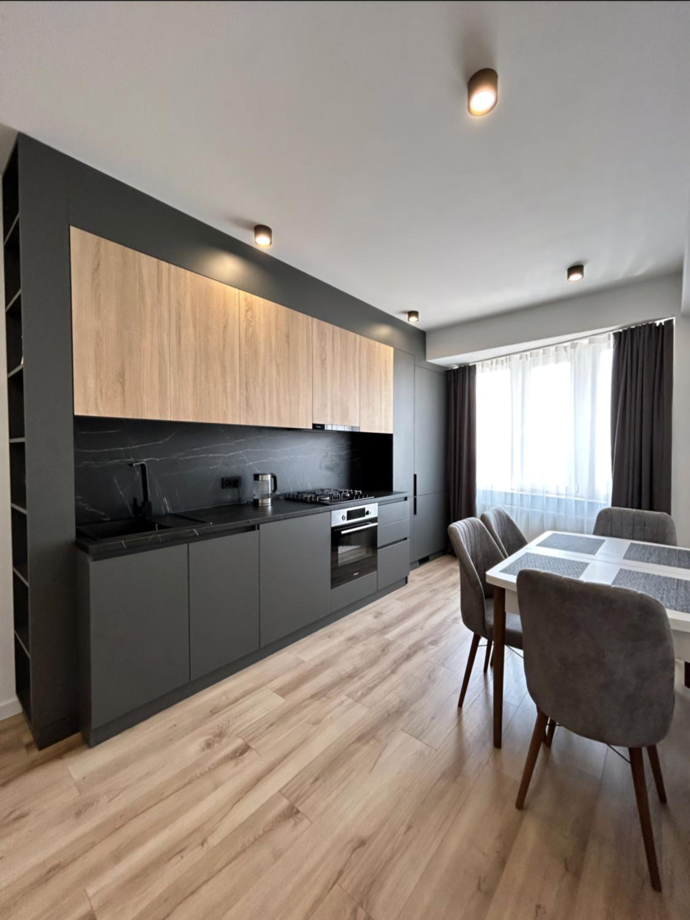 APARTAMENTS CIOCANA & TAXI AiROPORT view 3