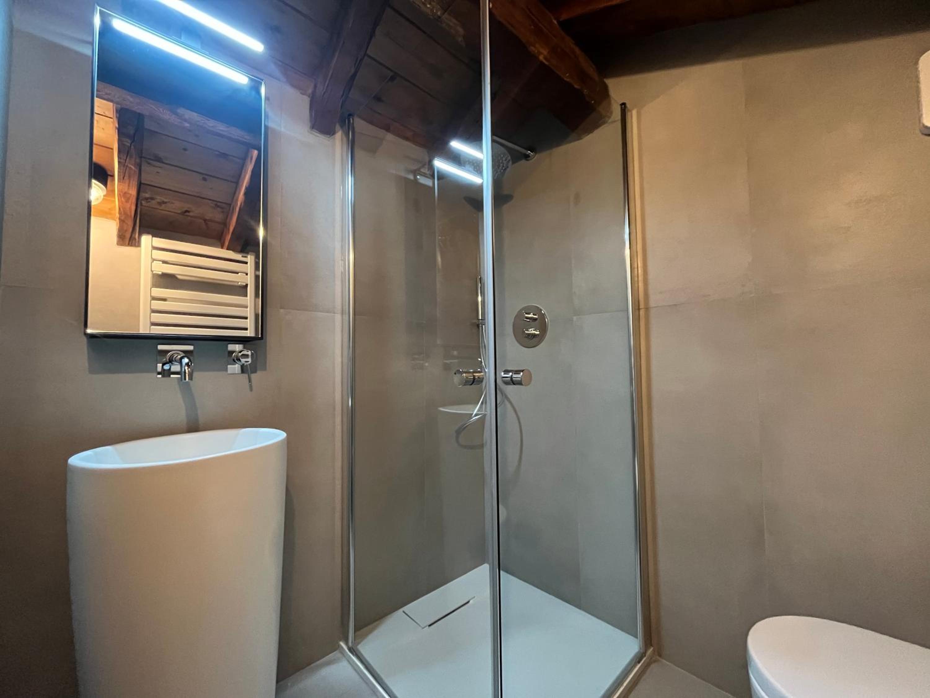 Chalet in Courmayeur near Lifts & Centre 2BR 2BA