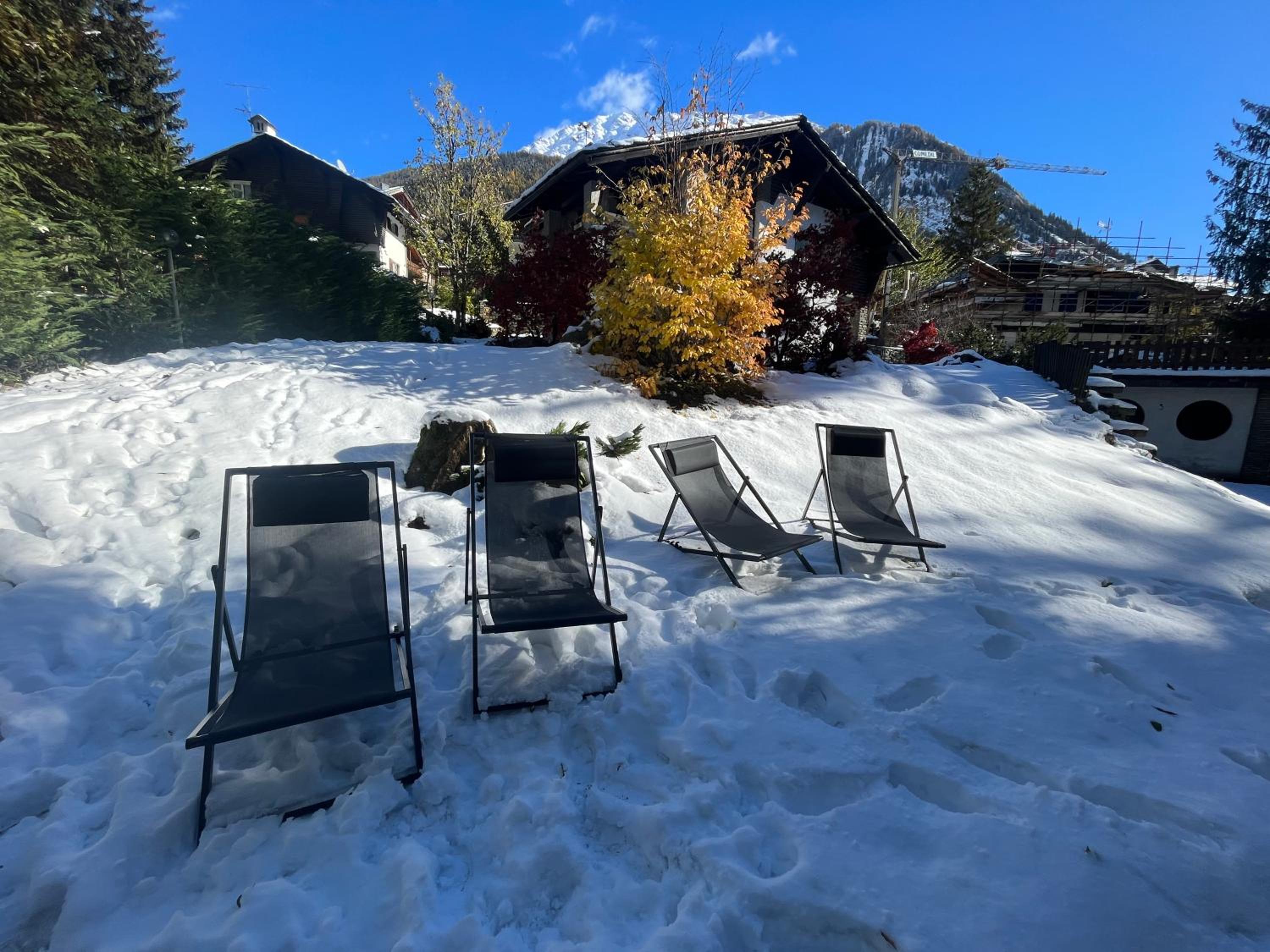 Chalet in Courmayeur near Lifts & Centre 2BR 2BA