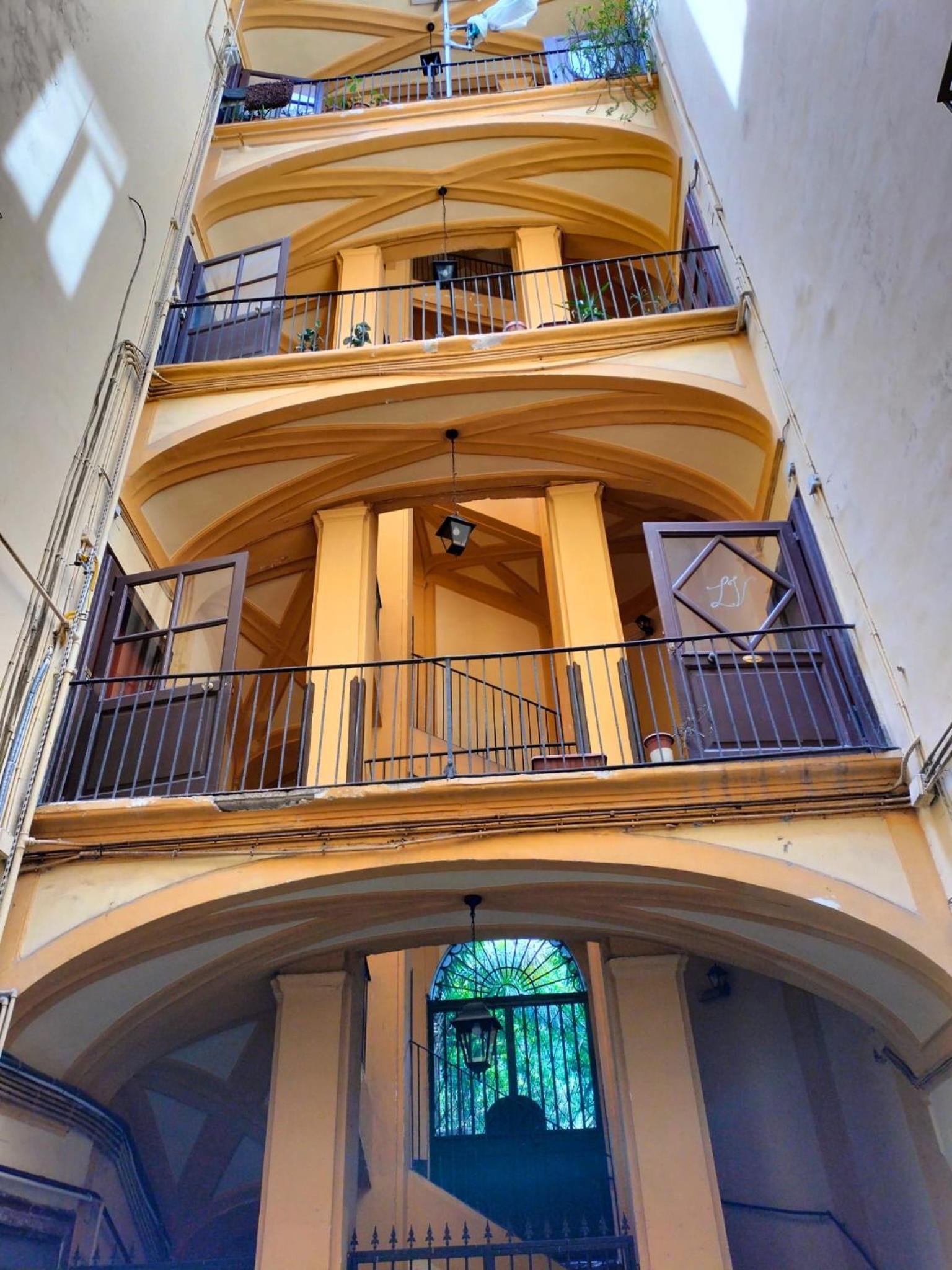 Napoli centro madame Naples con terrazzo e vista giardino