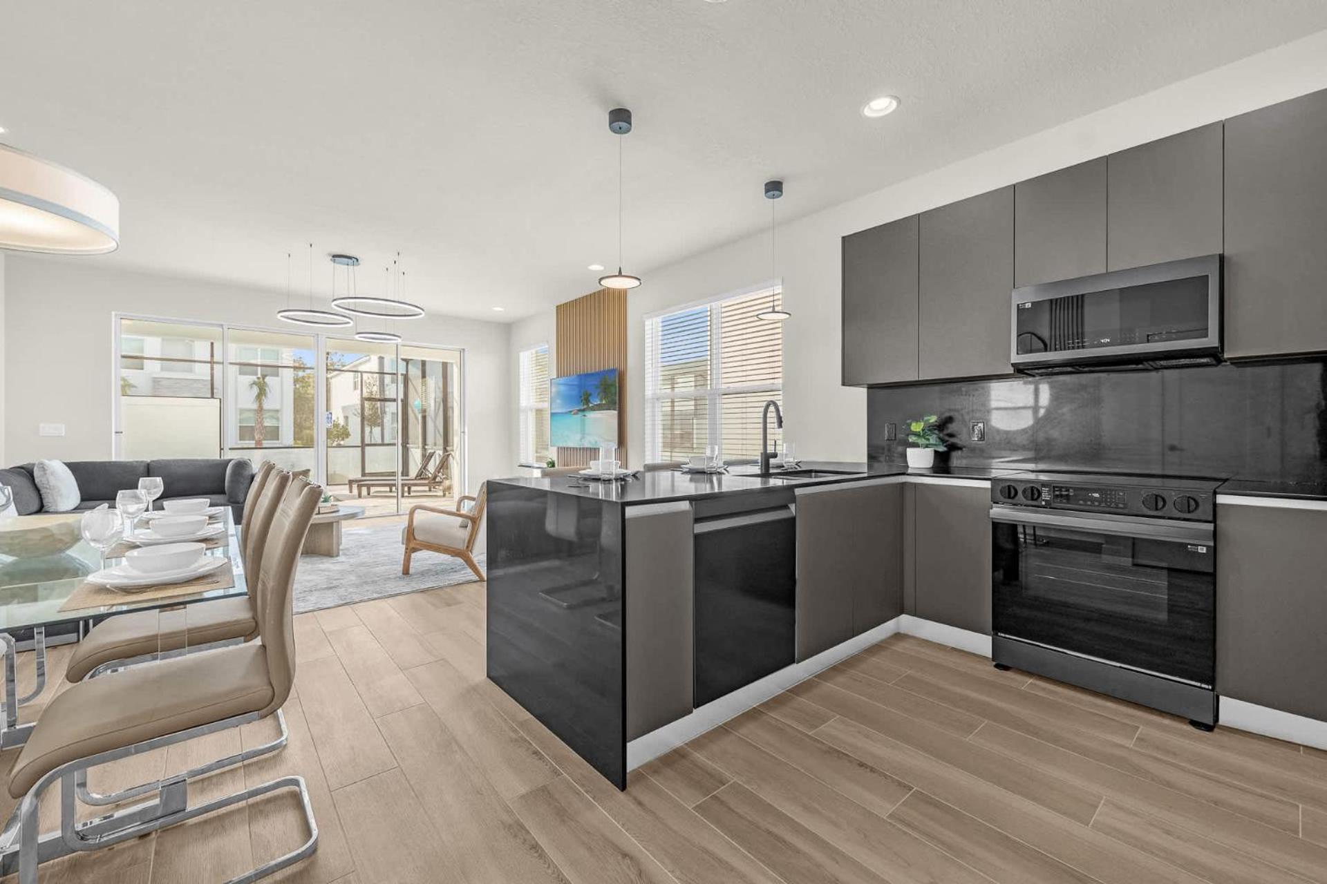 Upstay - Sunny Clermont Getaway with Private Pool