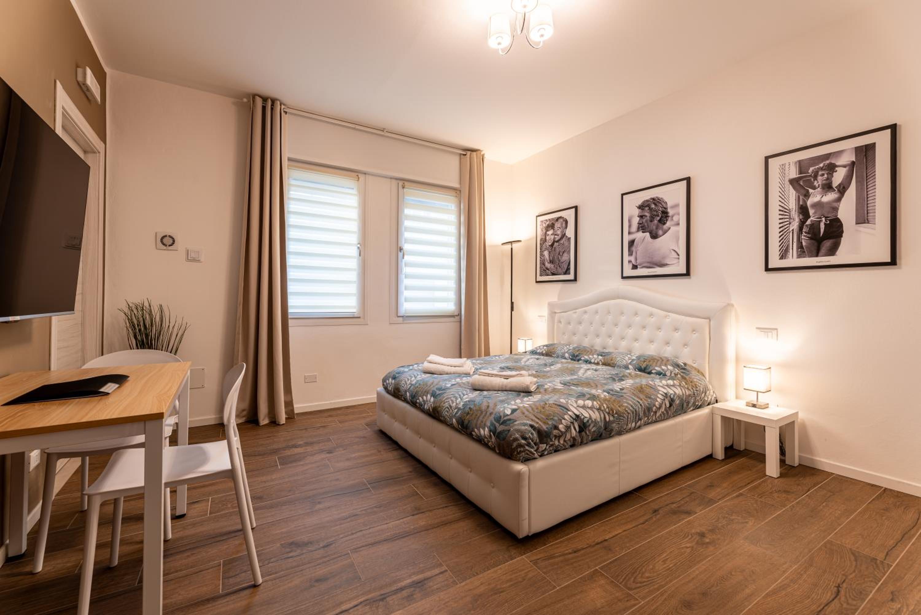 Fellini Rooms view 4
