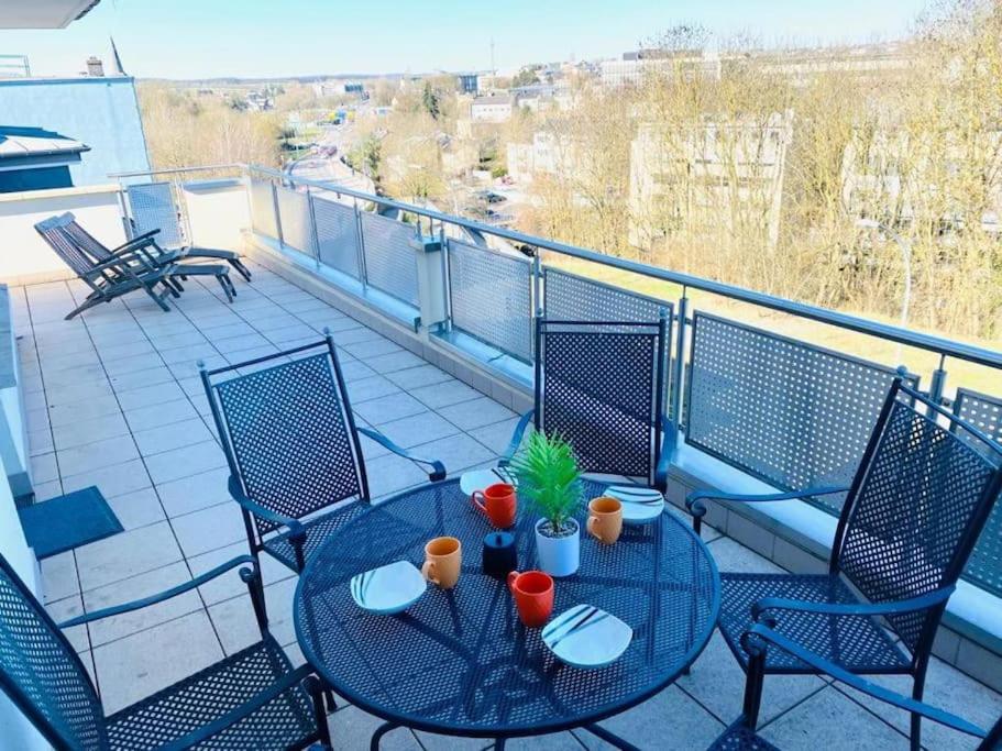 Large Penthouse in city center-41 view 4