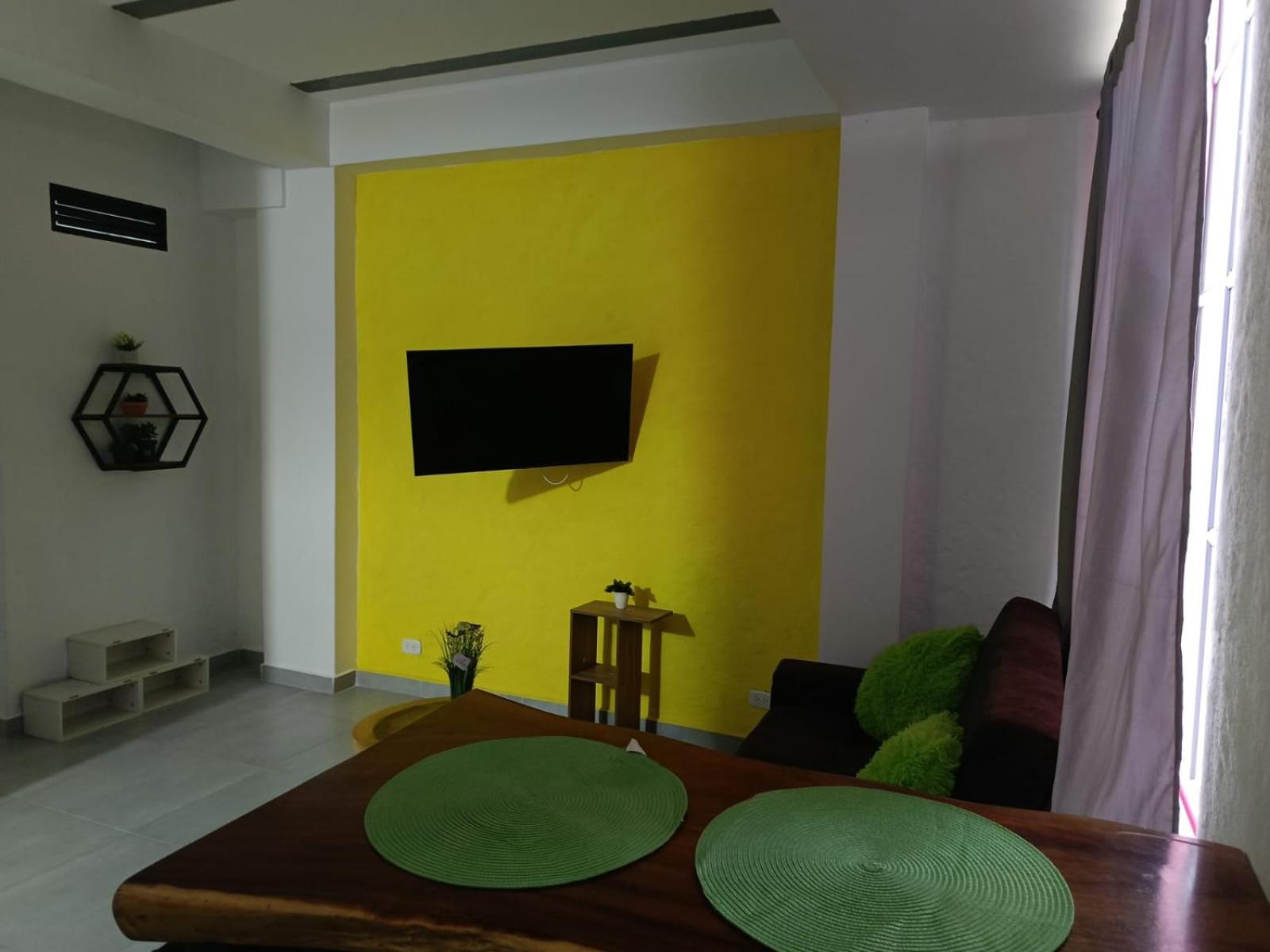 Habitación Salento Astromelias