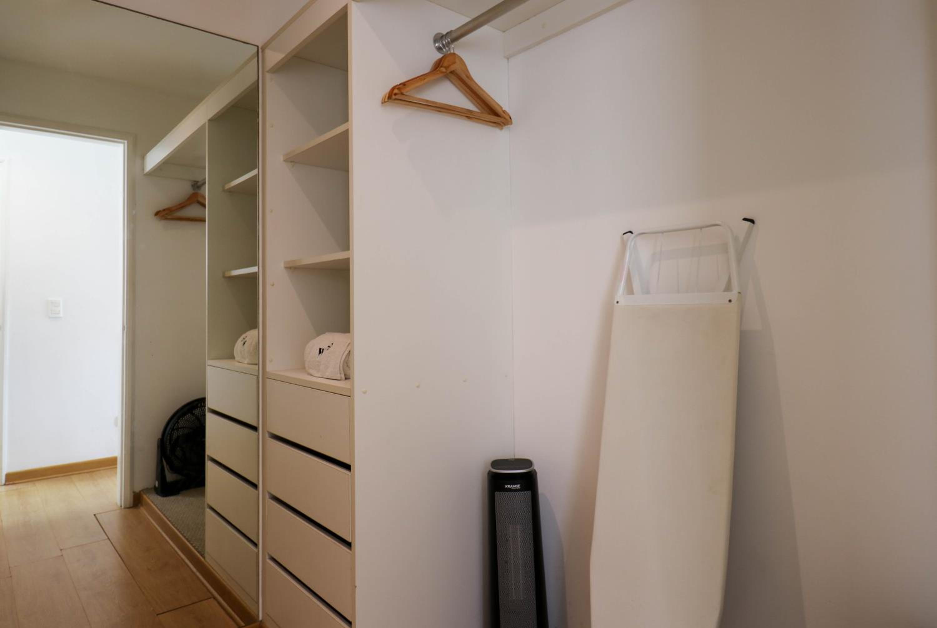 Lovely 3BR with Balcony in Miraflores