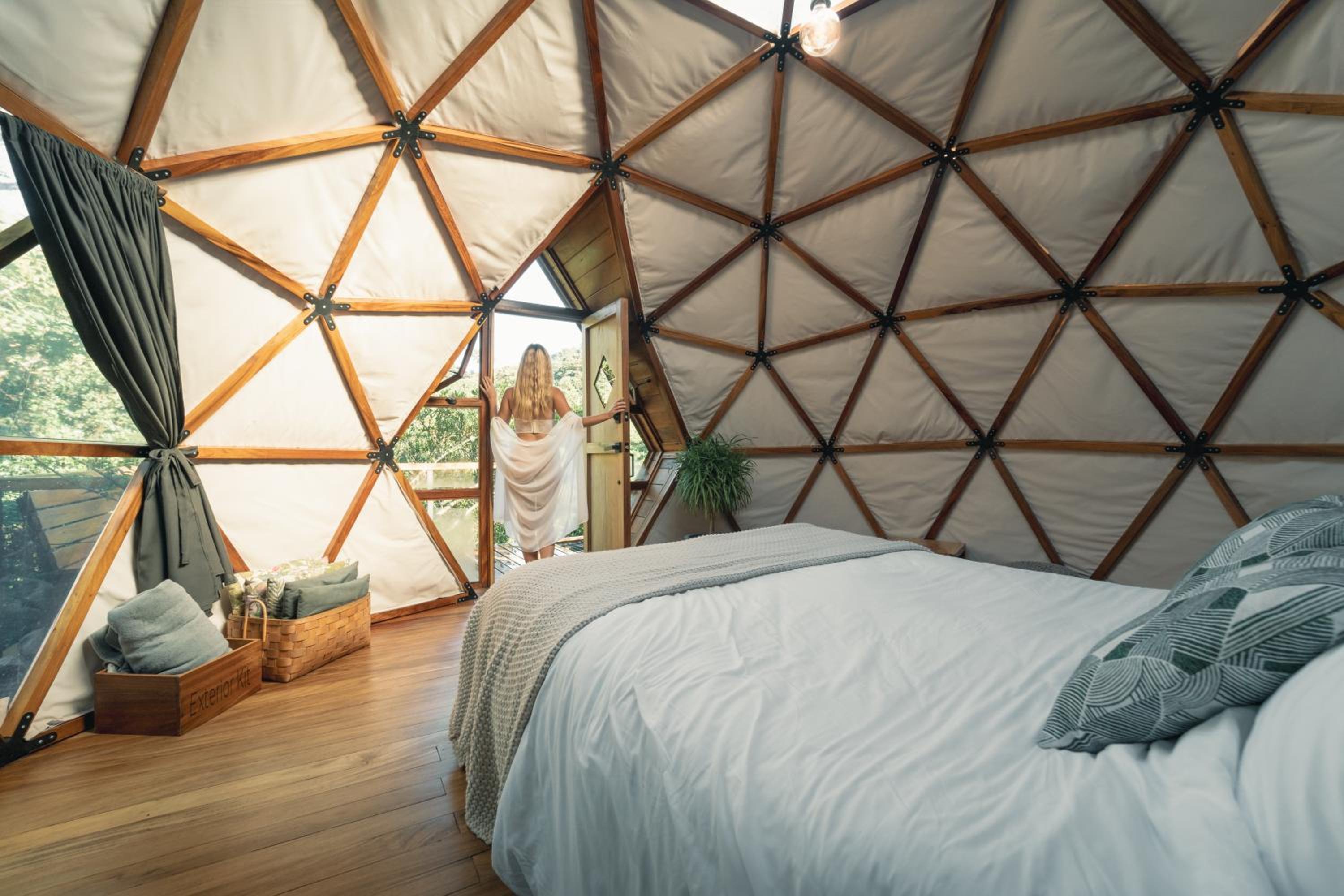 NATURAVE - Into the woods - Mountain cabins