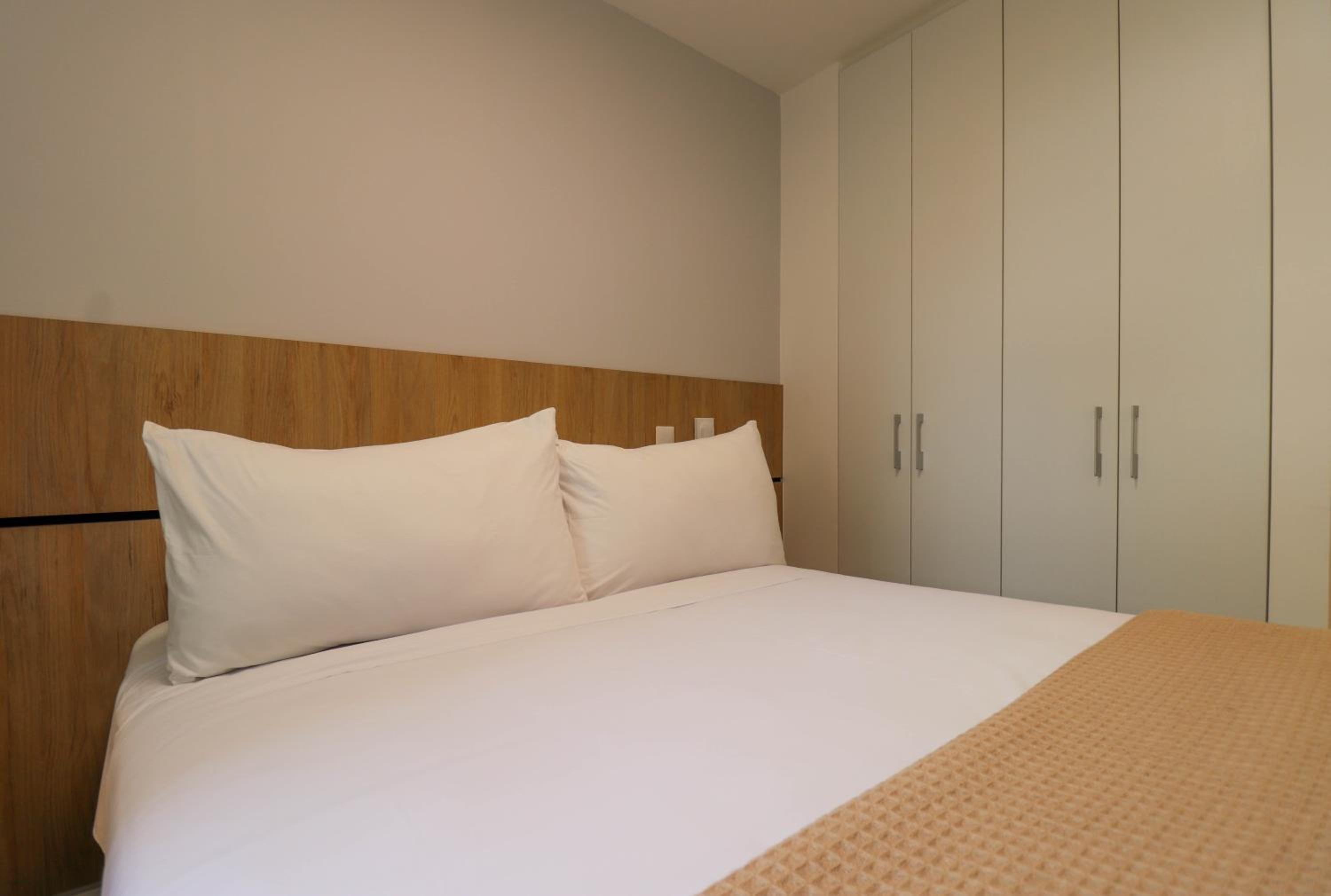 Phenomenal 2BR with balcony in San Isidro view 2