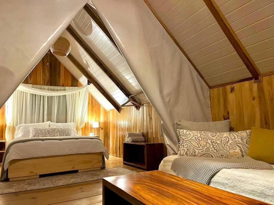 Alas Romantic Chalet Monteverde