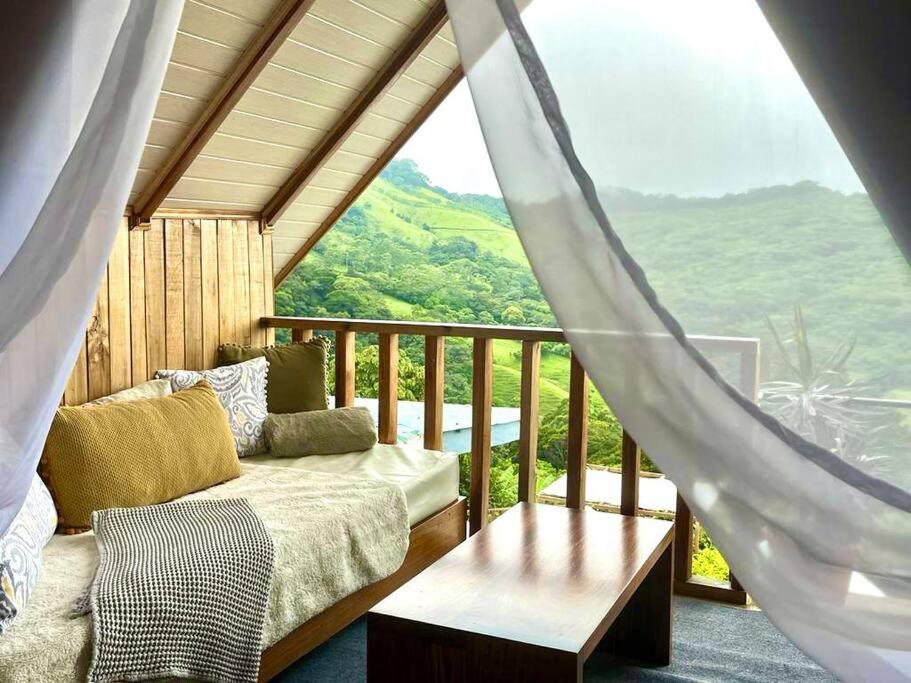 Alas Romantic Chalet Monteverde