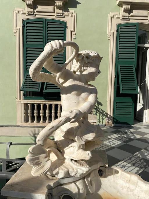 Palazzo Lomellini Historic Retreat by M3trocubo - Elegant Apartment near Aquarium & Via Garibaldi view 4
