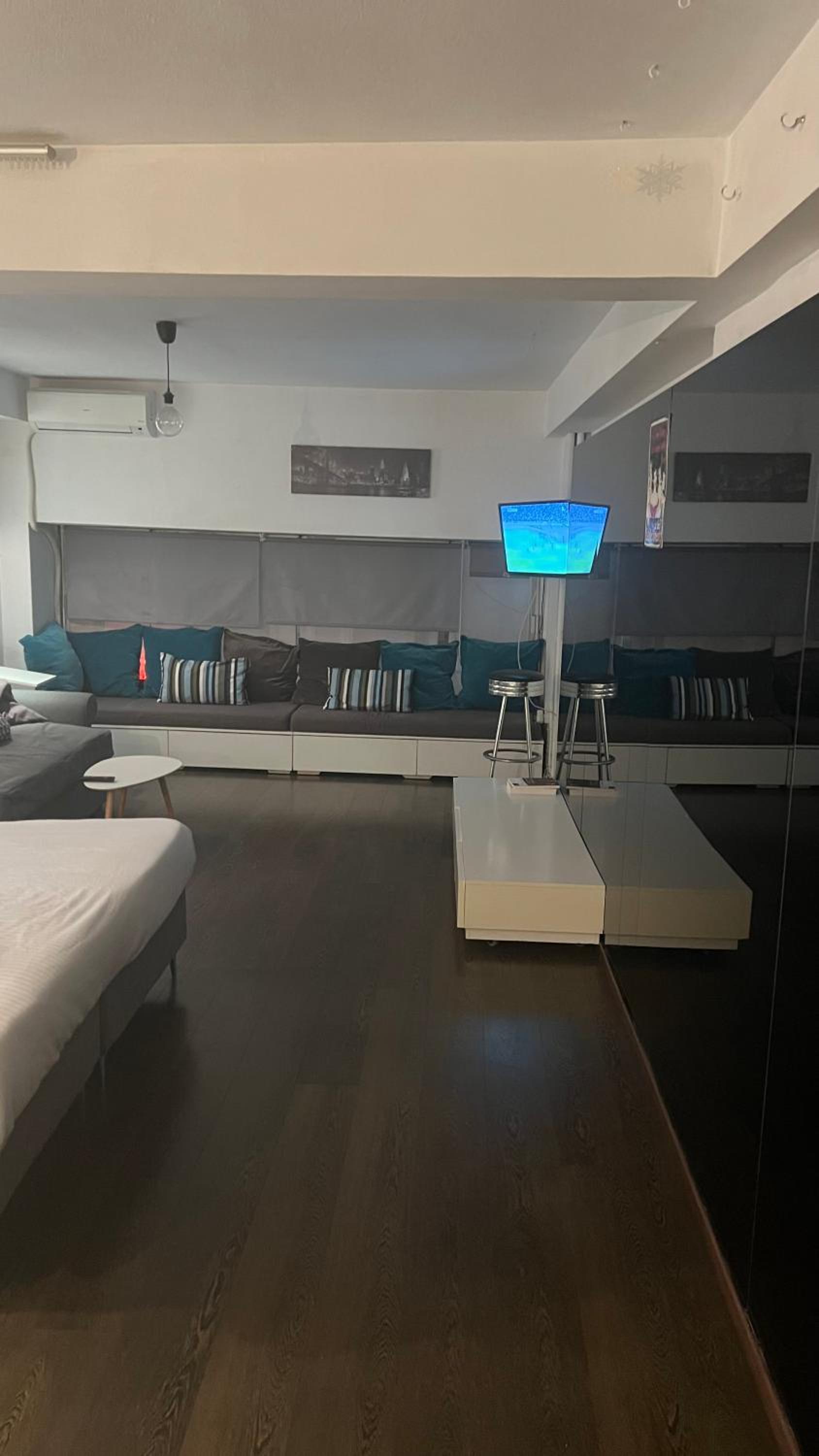 Convenient loft with AC, 4 beds, kitchen, in the heart of the center, 10 min walk to the white tower, 10 min walk to Aristotelous Square view 5