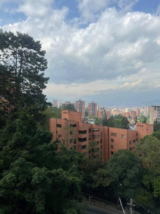 Lindo apartamento poblado 111