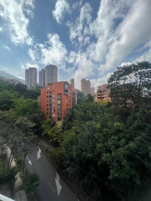 Lindo apartamento poblado 111