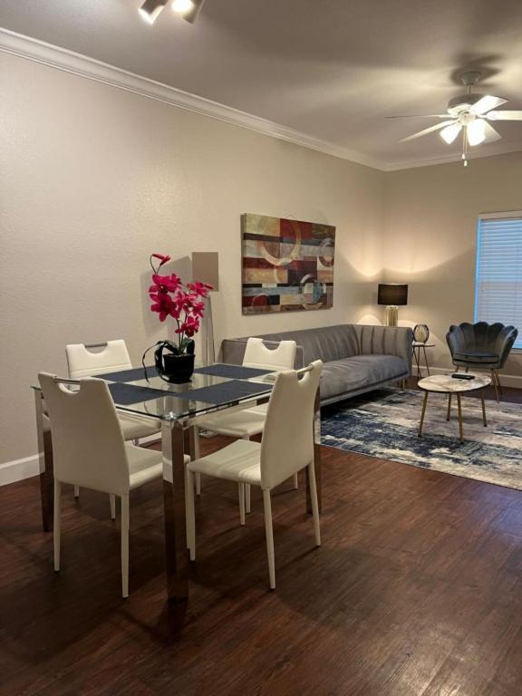 3-Bedroom Lucayan Holiday Home