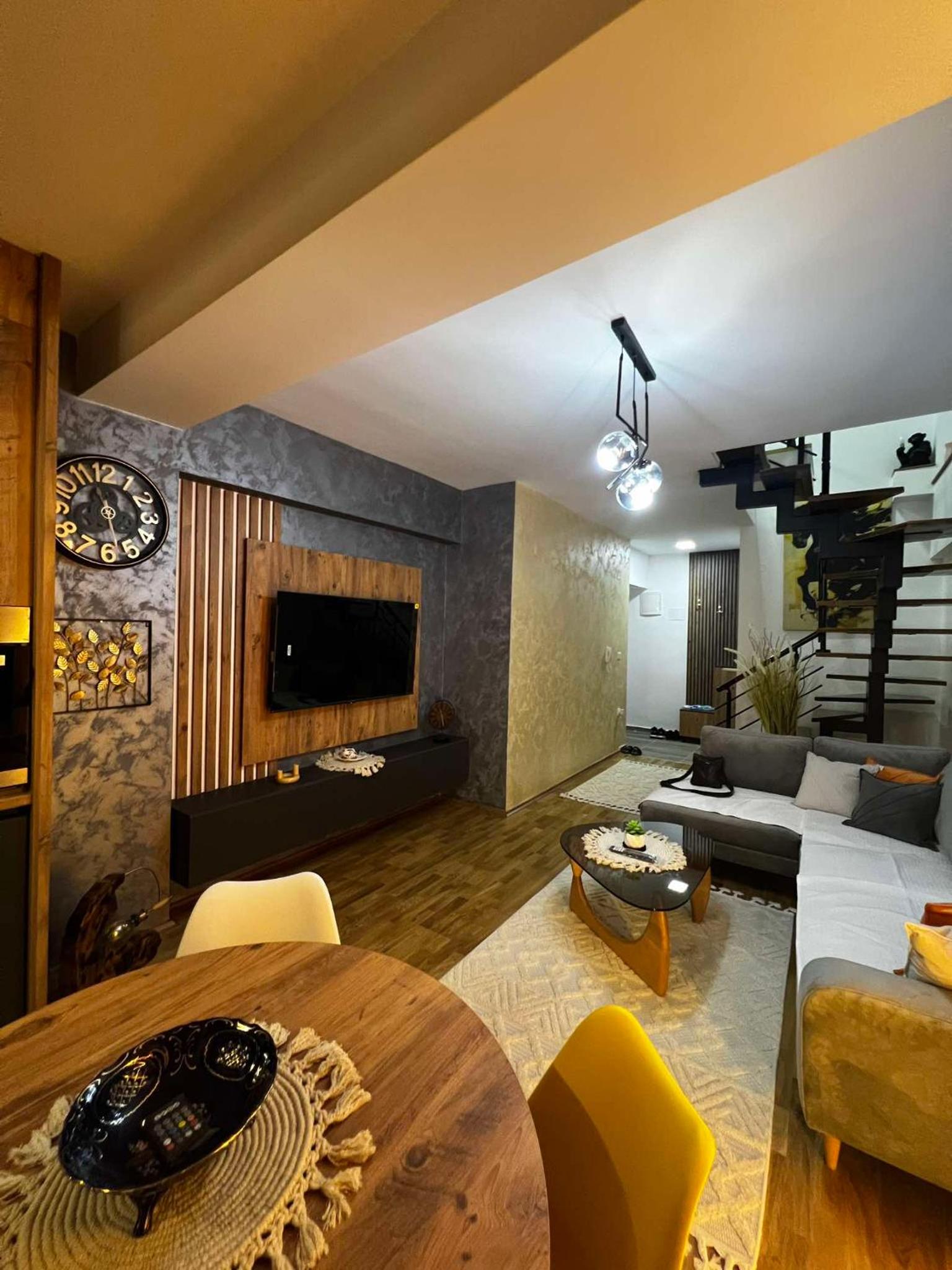 Luxury Onyx Apartment