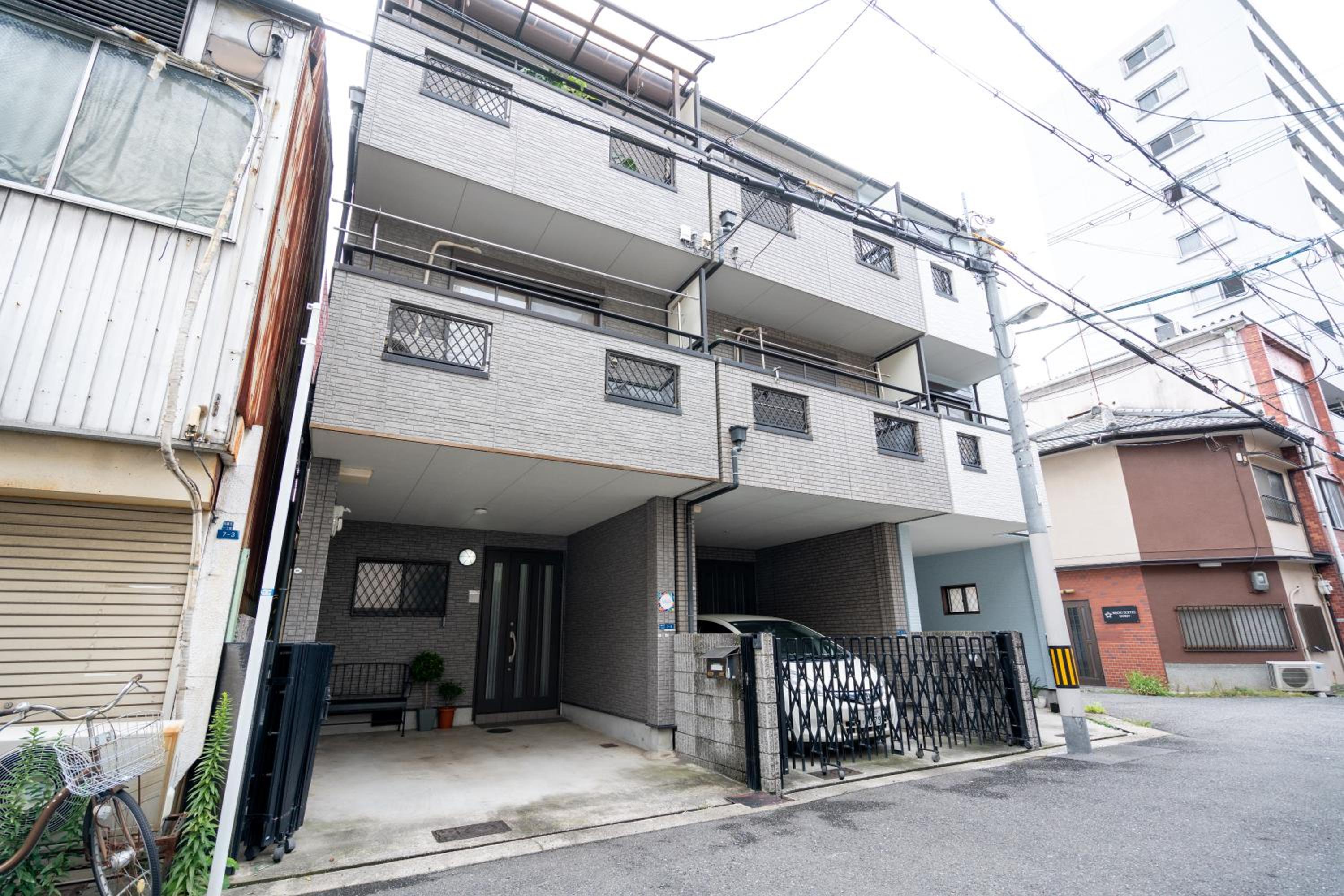 Free Parking 8 guests Entire House Art House