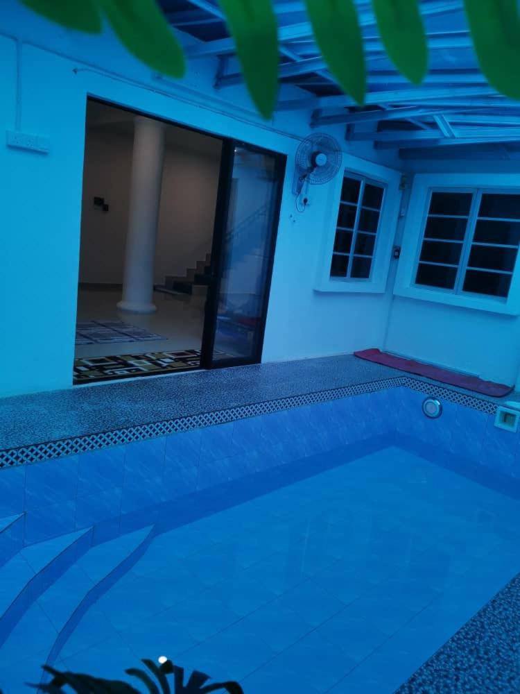 Homestay Pool Hulu Langat photo 6