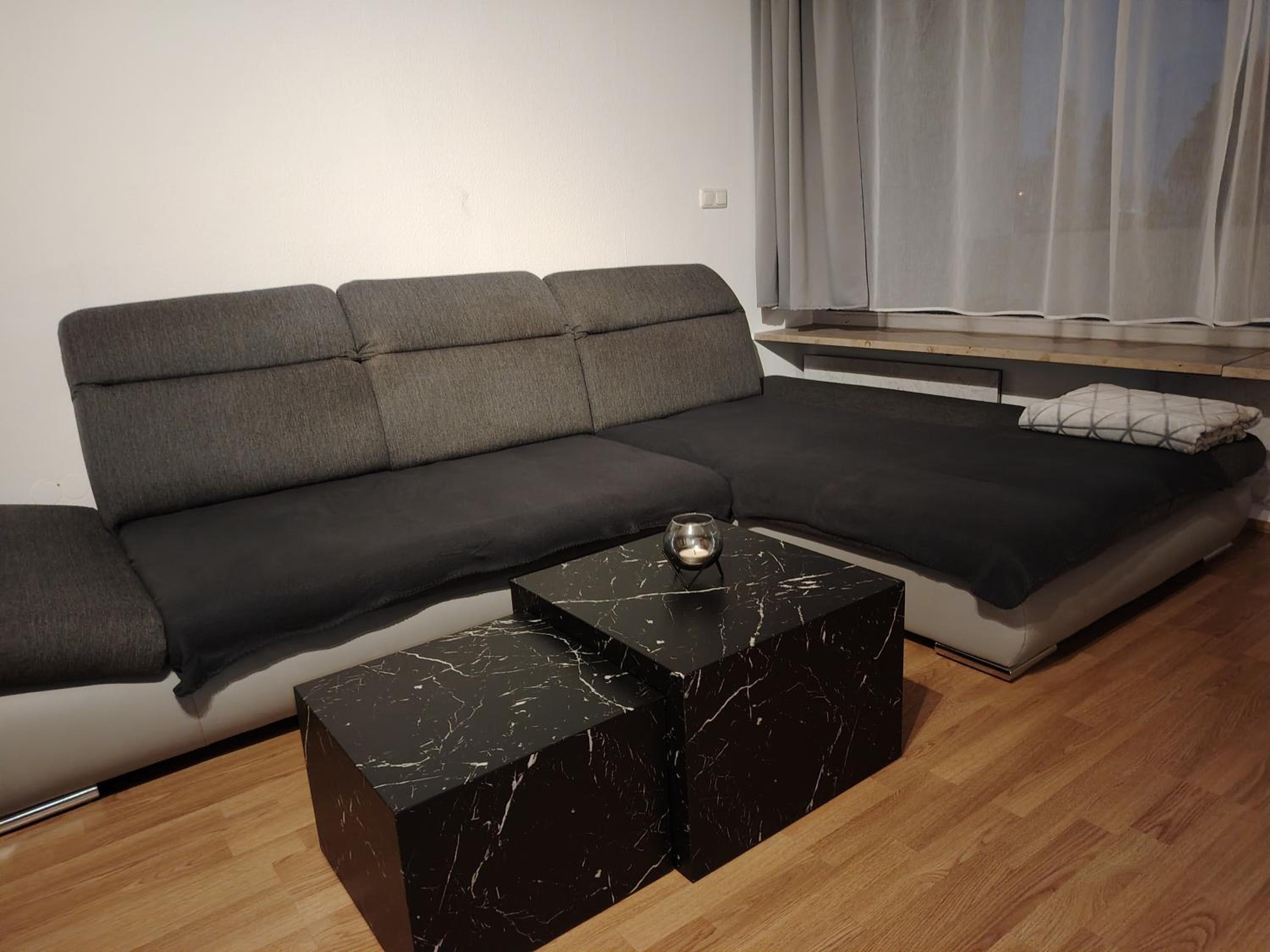 geräumige 4 Zimmer Wohnung mit Balkon