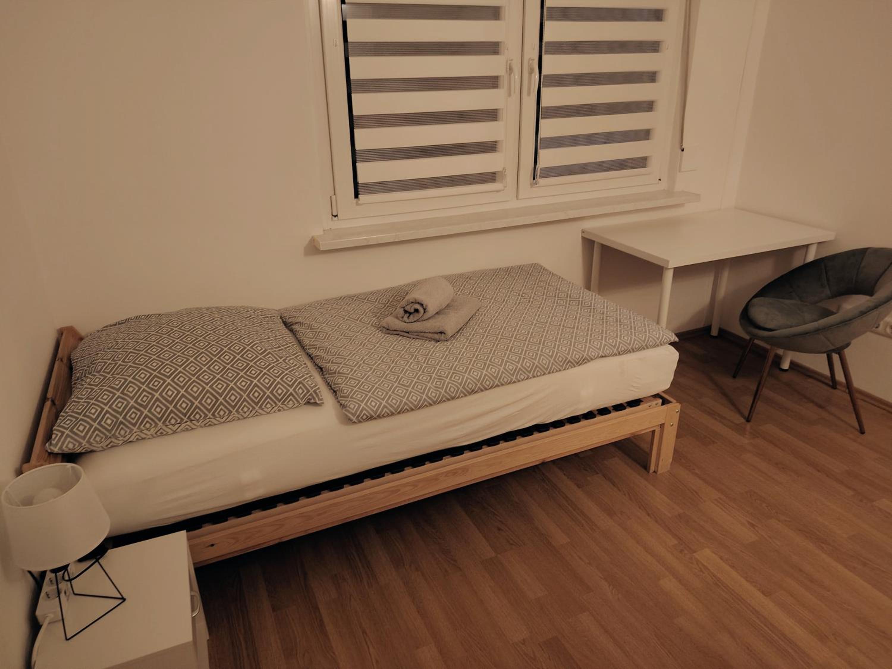 geräumige 4 Zimmer Wohnung mit Balkon