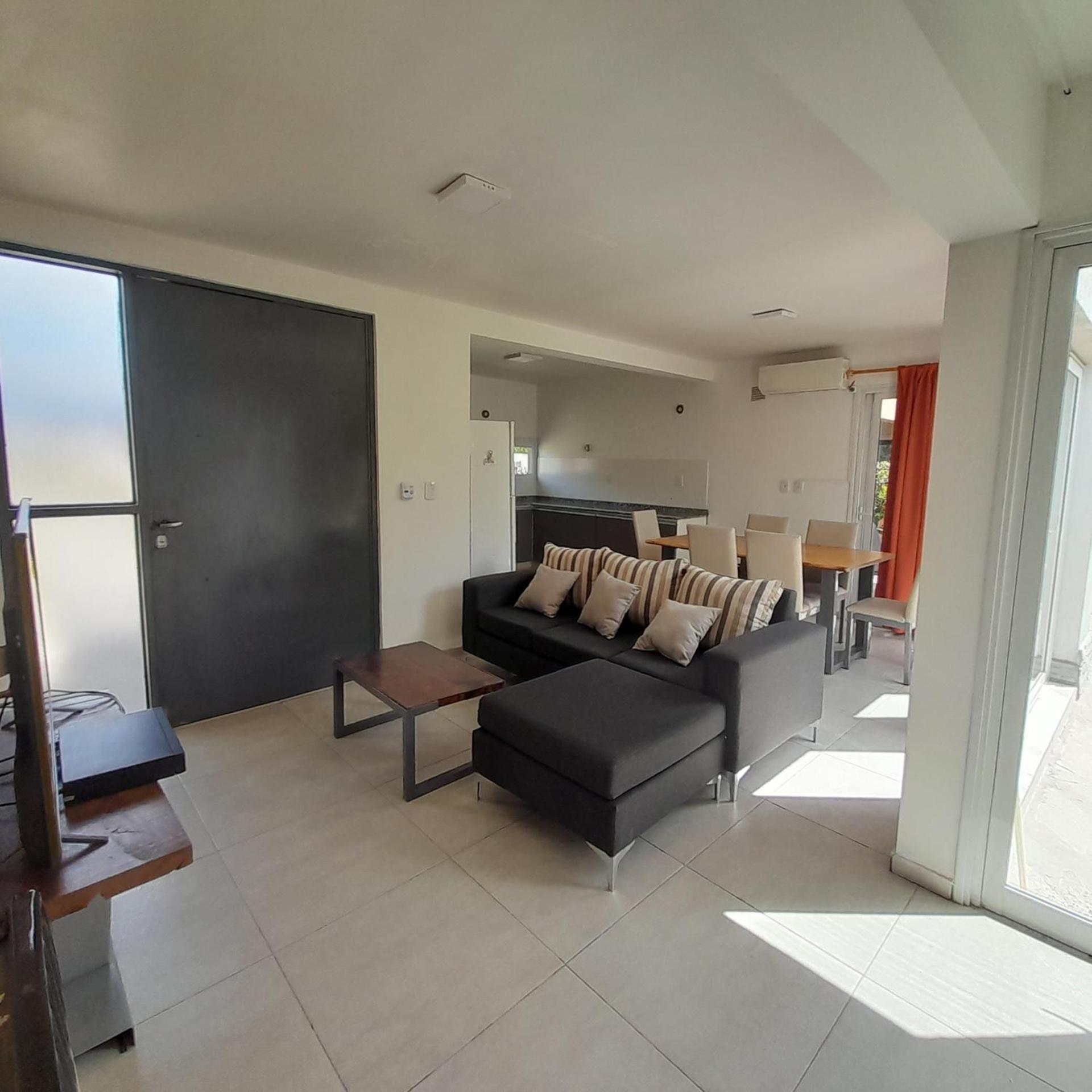 Casa en Maipú entre Lomas