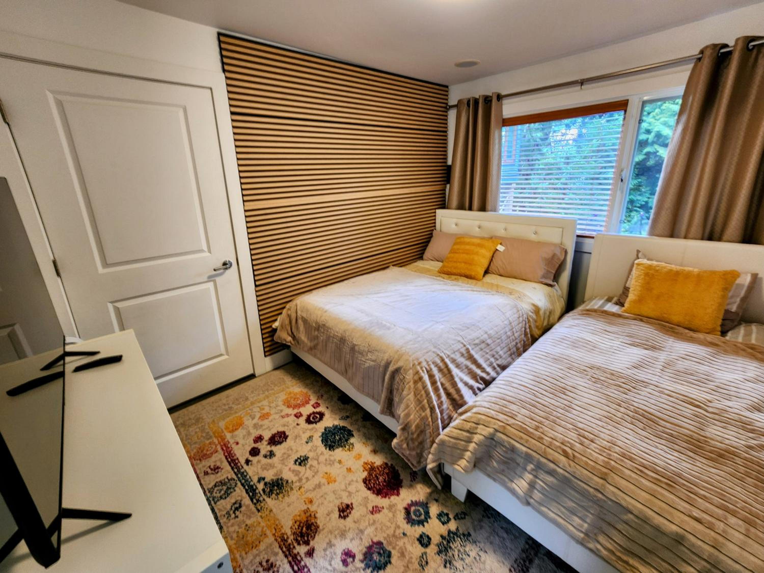 2BD Guest Suite Sleeps 6 Near Downtown & Beach