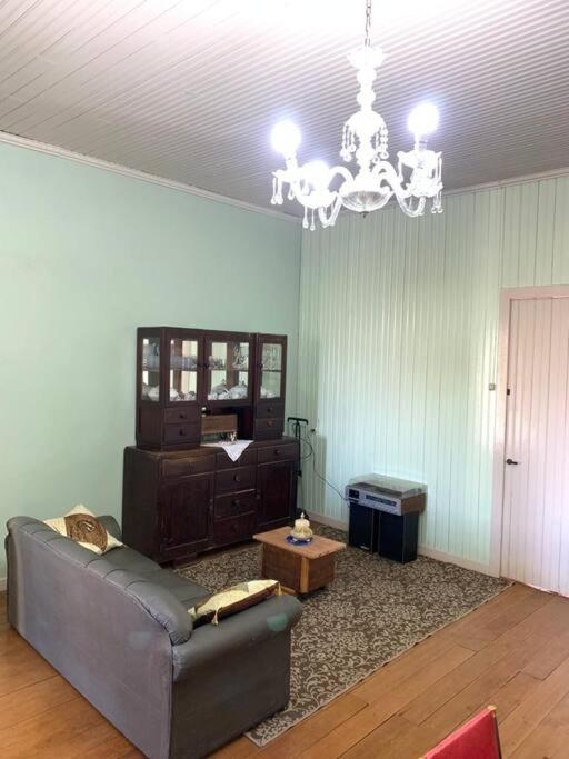 Casa tradicinal de colônia, ampla e confortável