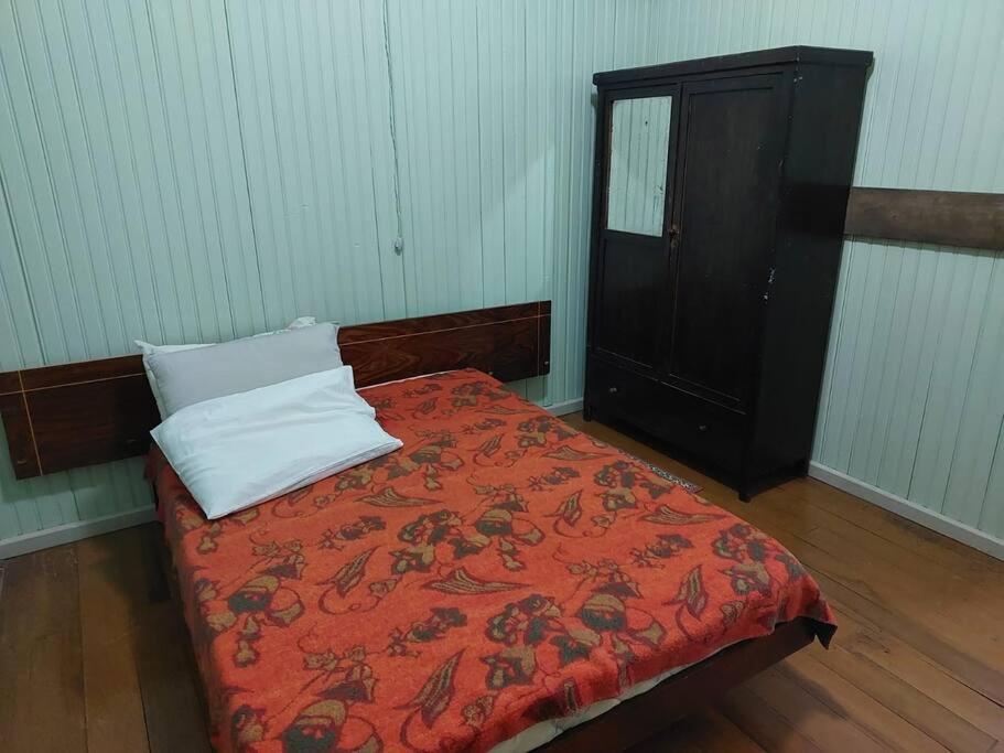 Casa tradicinal de colônia, ampla e confortável