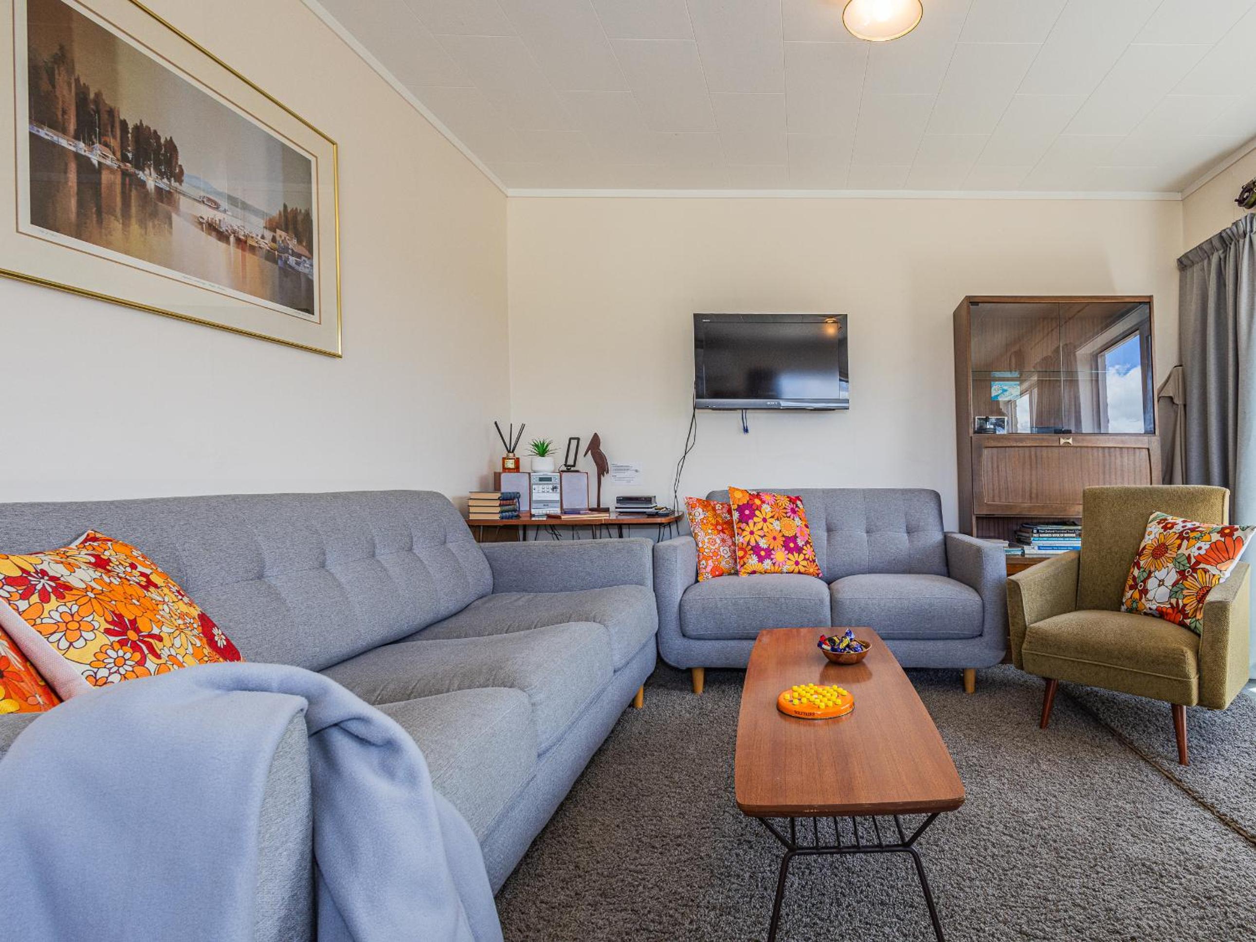 Central Riverside Retreat - Taupo Holiday Home view 4