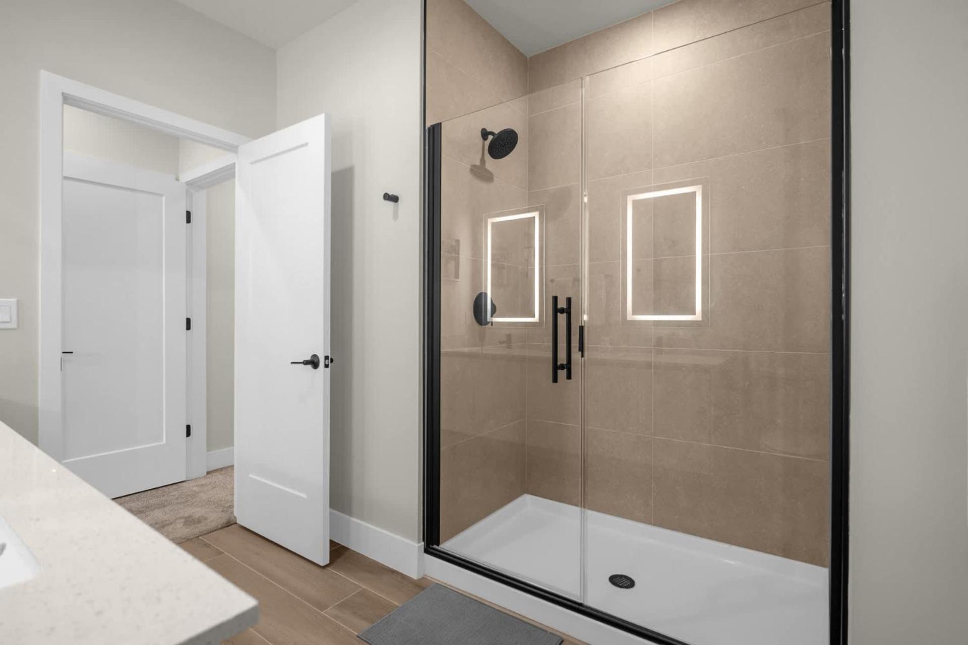 Upstay - Modern Home w Pool in New Development