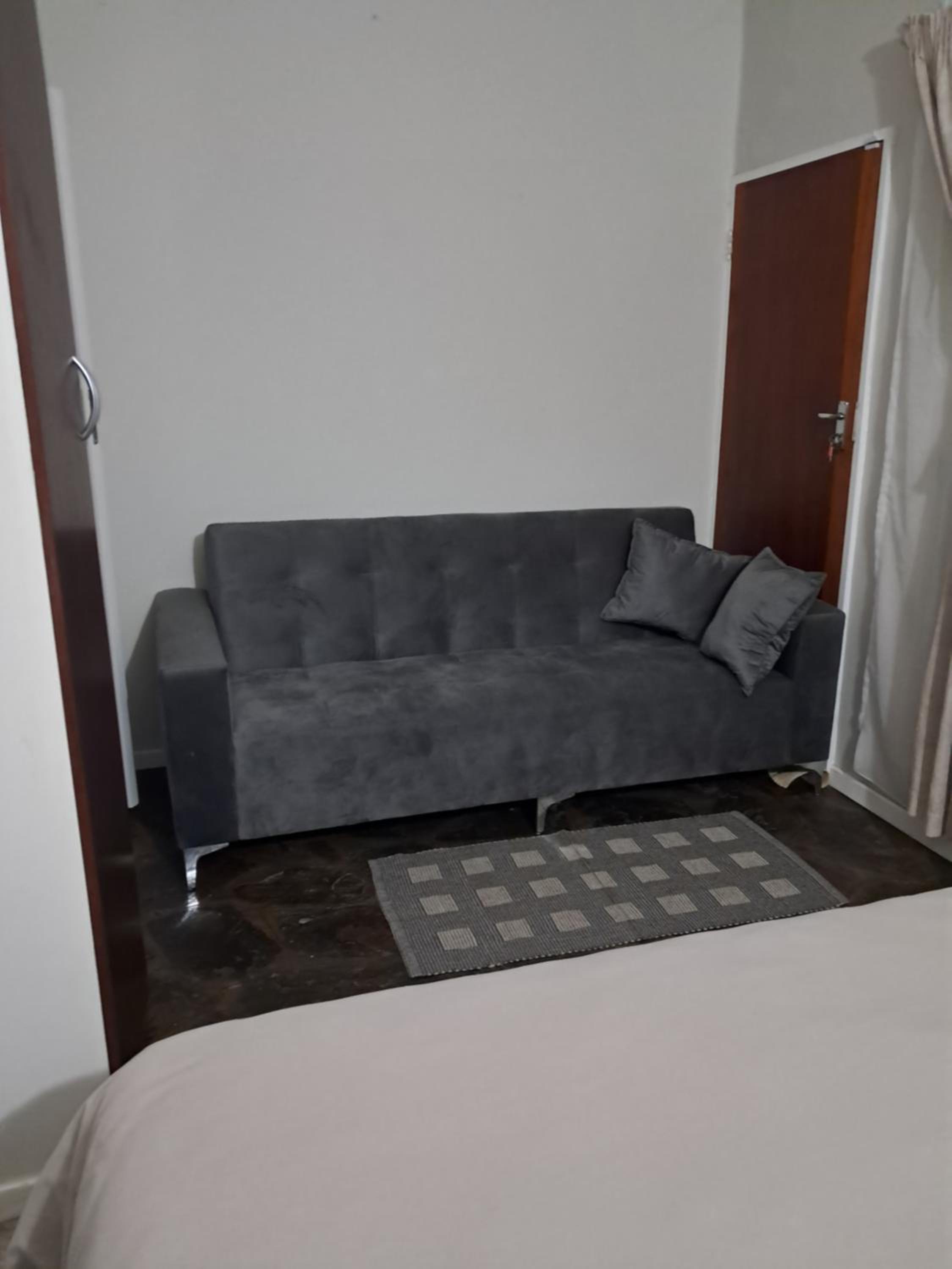 15 Kameeldoring 2-bedroomed self-catering unit, Clubview view 3