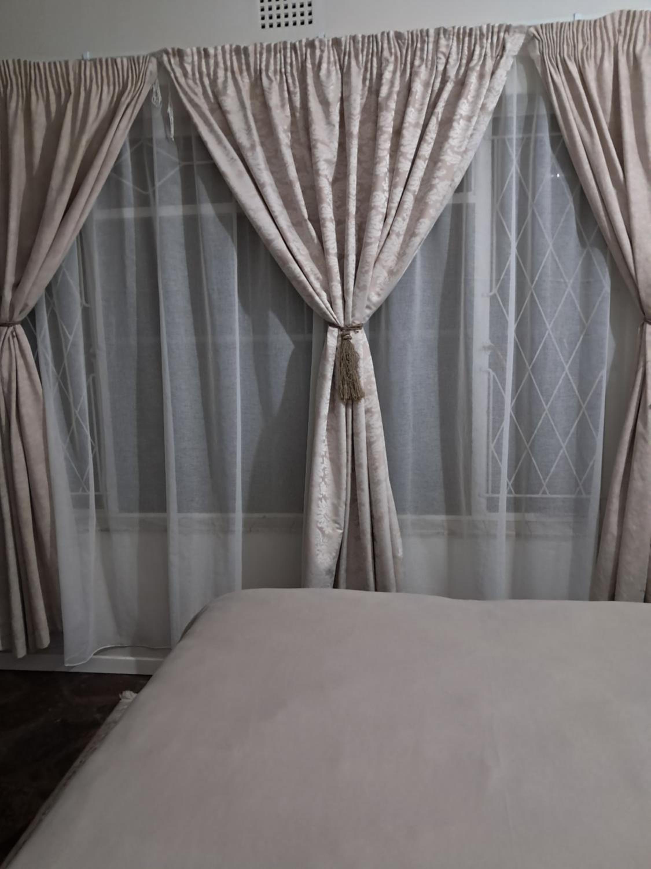 15 Kameeldoring 2-bedroomed self-catering unit, Clubview view 2