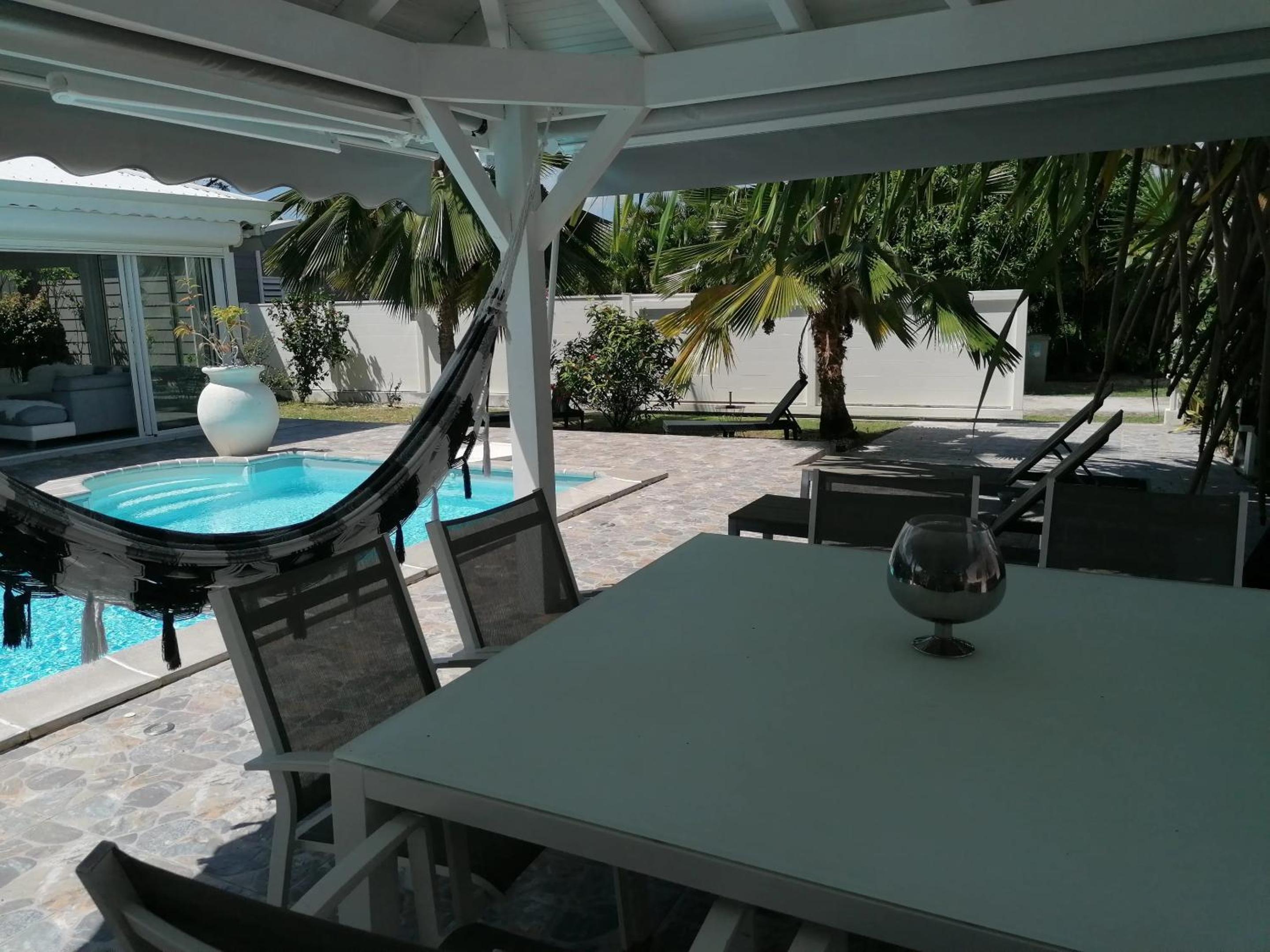 Villa confortable à Sainte-Anne avec piscine privée view 2