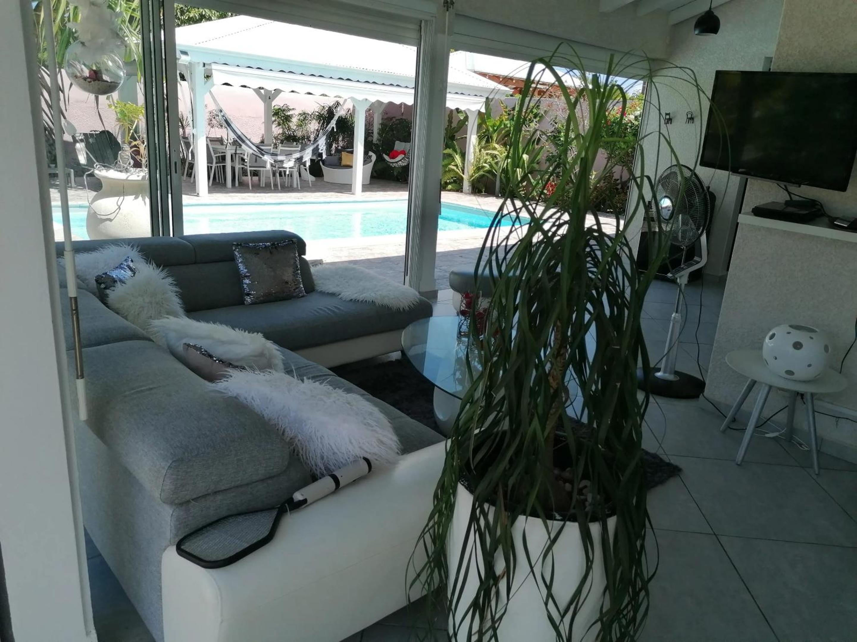Villa confortable à Sainte-Anne avec piscine privée view 3