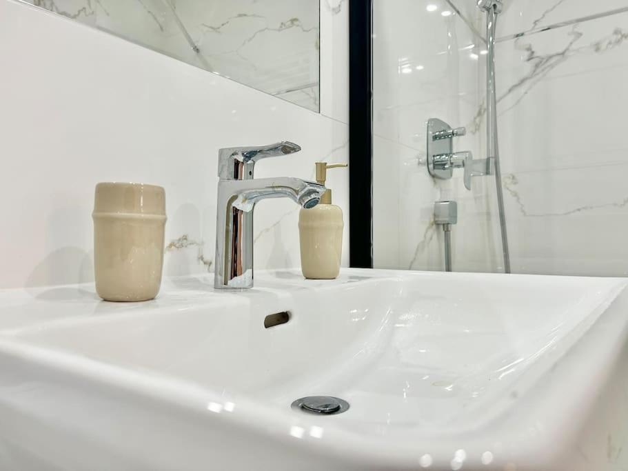 Modern Stylish Brand New Apartment