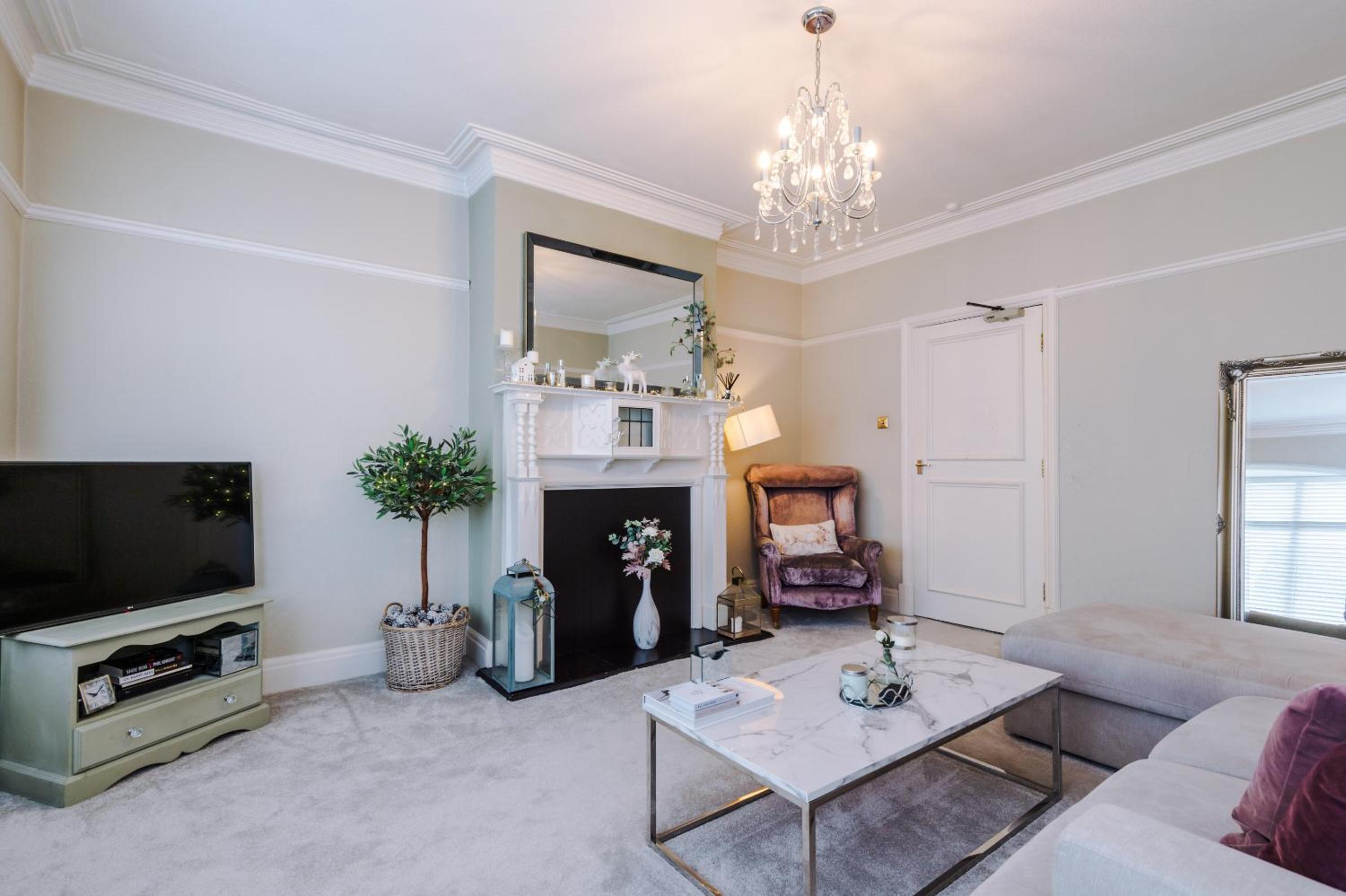 Stylish 1-Bed Apartment in St. Annes view 3