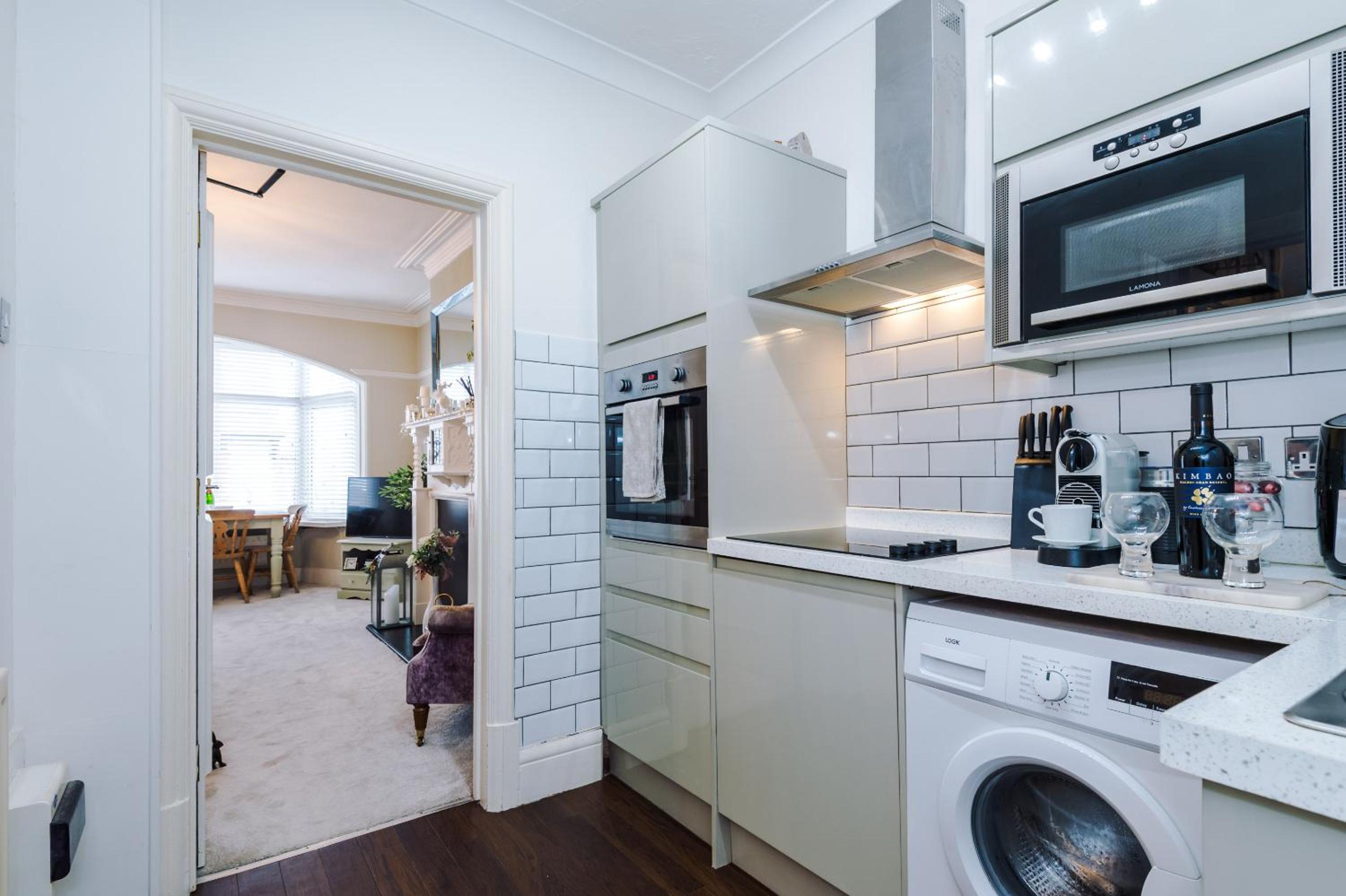 Stylish 1-Bed Apartment in St. Annes view 5