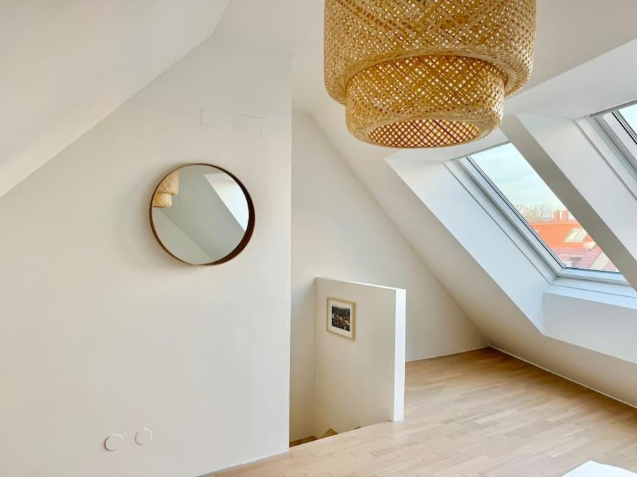 Bright Spacious Maisonette with Garden