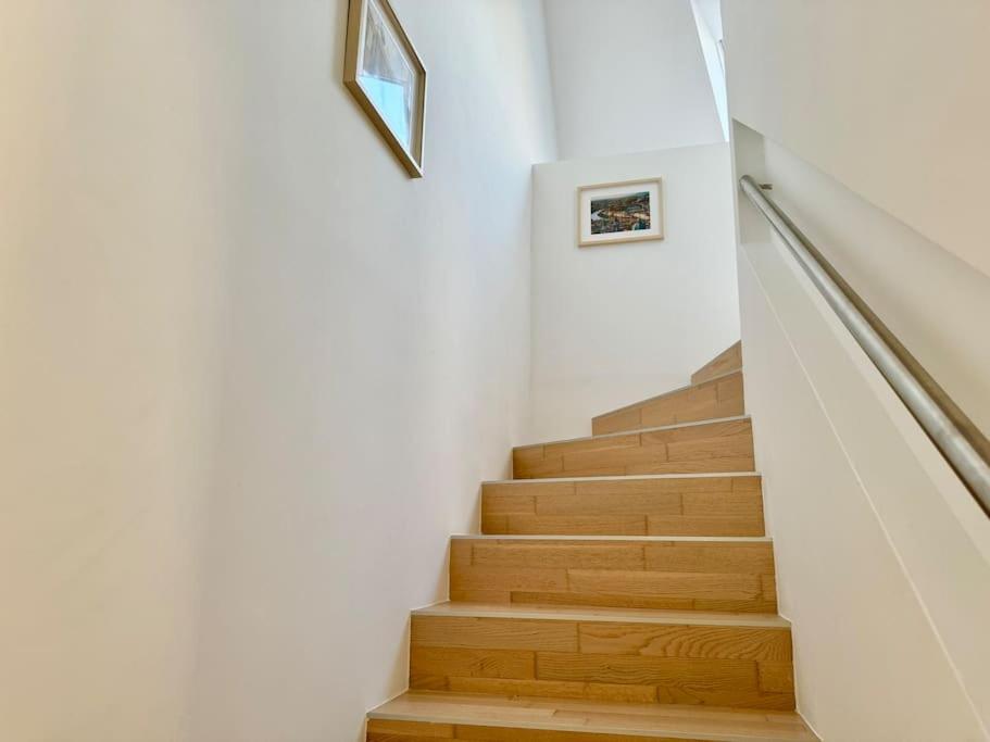 Bright Spacious Maisonette with Garden