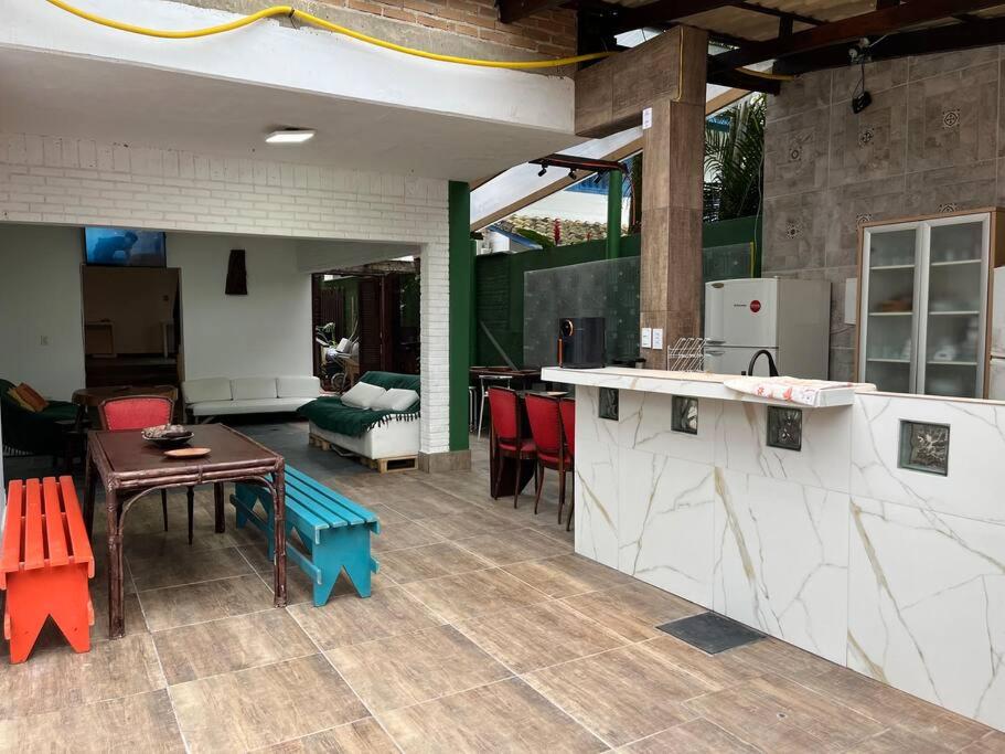 Canto das Toninhas Guest House