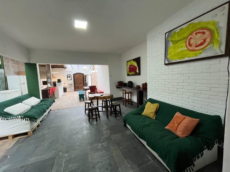 Canto das Toninhas Guest House