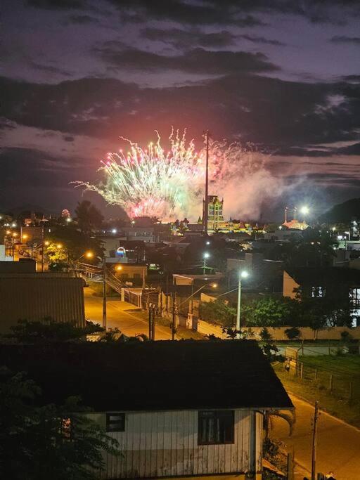 Ap novo com vista para o Parque Beto Carrero! 6 min a pé