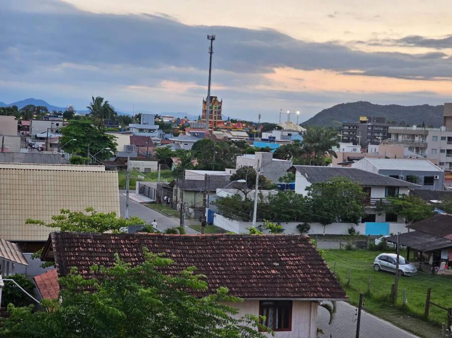 Ap novo com vista para o Parque Beto Carrero! 6 min a pé