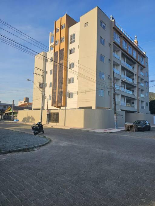 Ap novo com vista para o Parque Beto Carrero! 6 min a pé