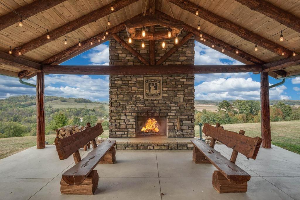 Stunning Cedar Log Home with Panoramic Views - Hot Tub - Game Bar & Theatre Rooms view 5