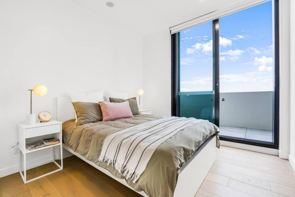 StayAU Luxurious Penthouse 3BR Panoramic Views