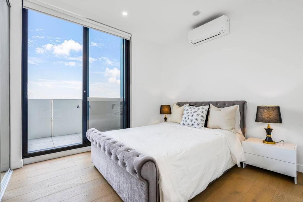 StayAU Luxurious Penthouse 3BR Panoramic Views