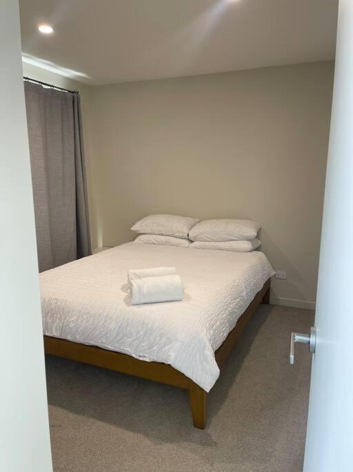 New three bedroom family stay near the University view 5