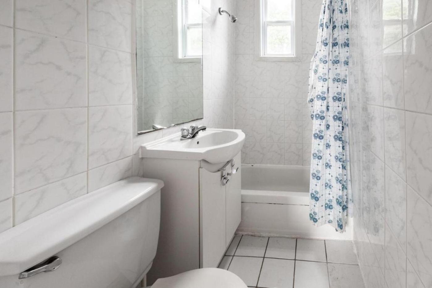 2 bedroom apartment near St-Lawrence River - 1007